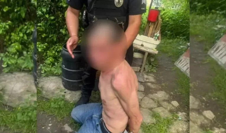 На Буковині судитимуть чоловіка, який під час застілля вдарив знайомого ножем у груди