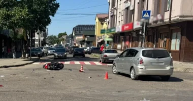 У Новоселиці зіткнулися легковик і мотоцикл: травмувалися 15-річний водій та пасажир