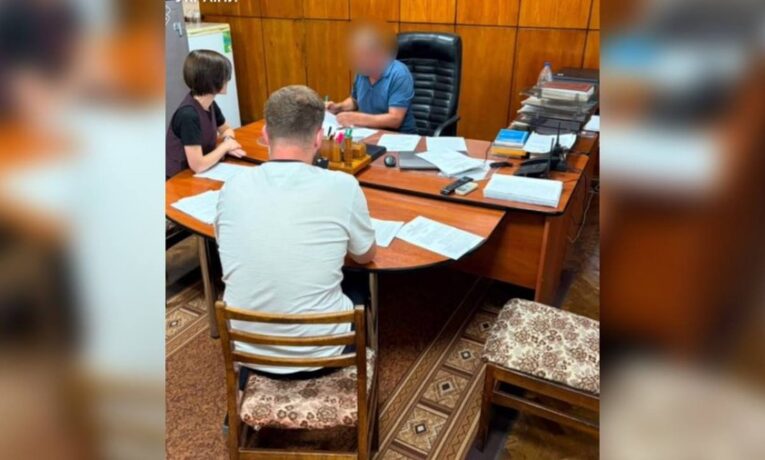 На Буковині керівництво Сокирянської колонії підозрюють у торгівлі людьми та трудовій експлуатації засуджених