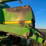 На Буковині під час жнив загорівся комбайн: вогонь охопив 2 гектари поля