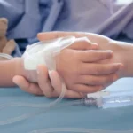 Буковинські лікарі врятували дитину з тяжкими опіками та перевели її на подальше лікування до Львова