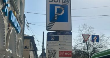 Платна парковка біля залізничного вокзалу Чернівців: тариф становитиме 20 гривень
