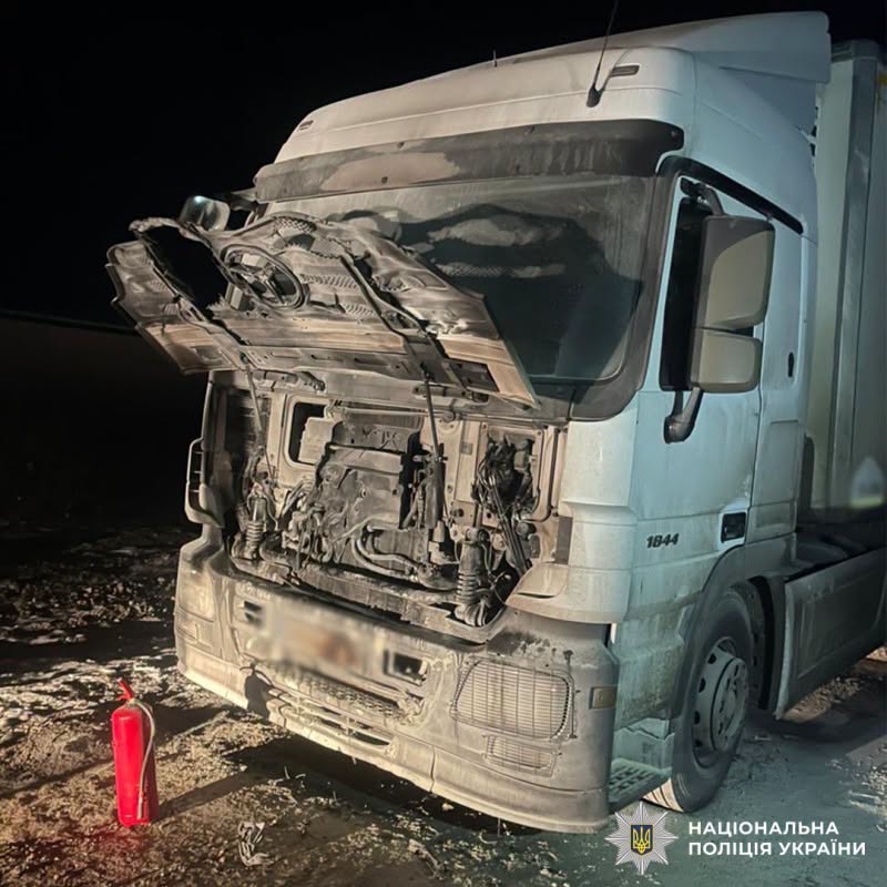 На Буковині судитимуть двох підлітків за підпал вантажівки та замах на вбивство водія