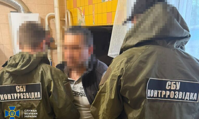 СБУ затримала агента ФСБ і ГРУ, який коригував удари по Слов’янську: операцію провели буковинські контррозвідники