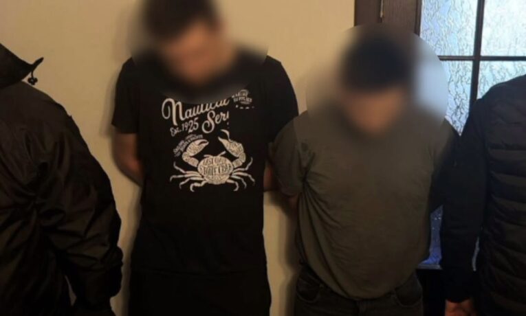 На Буковині судитимуть групу, яка за 1500 доларів допомагала складати іспити на водійські права