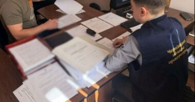 На Буковині викрили розтрату понад 6,5 млн грн на закупівлі протиожеледної суміші