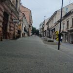 У Чернівцях майже завершили ремонт вулиці Заньковецької: вже уклали бруківку (фото)
