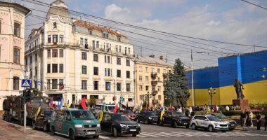 У Чернівцях провели «Автопробіг єдності та пам’яті» на підтримку родин зниклих безвісти та полонених (фото)