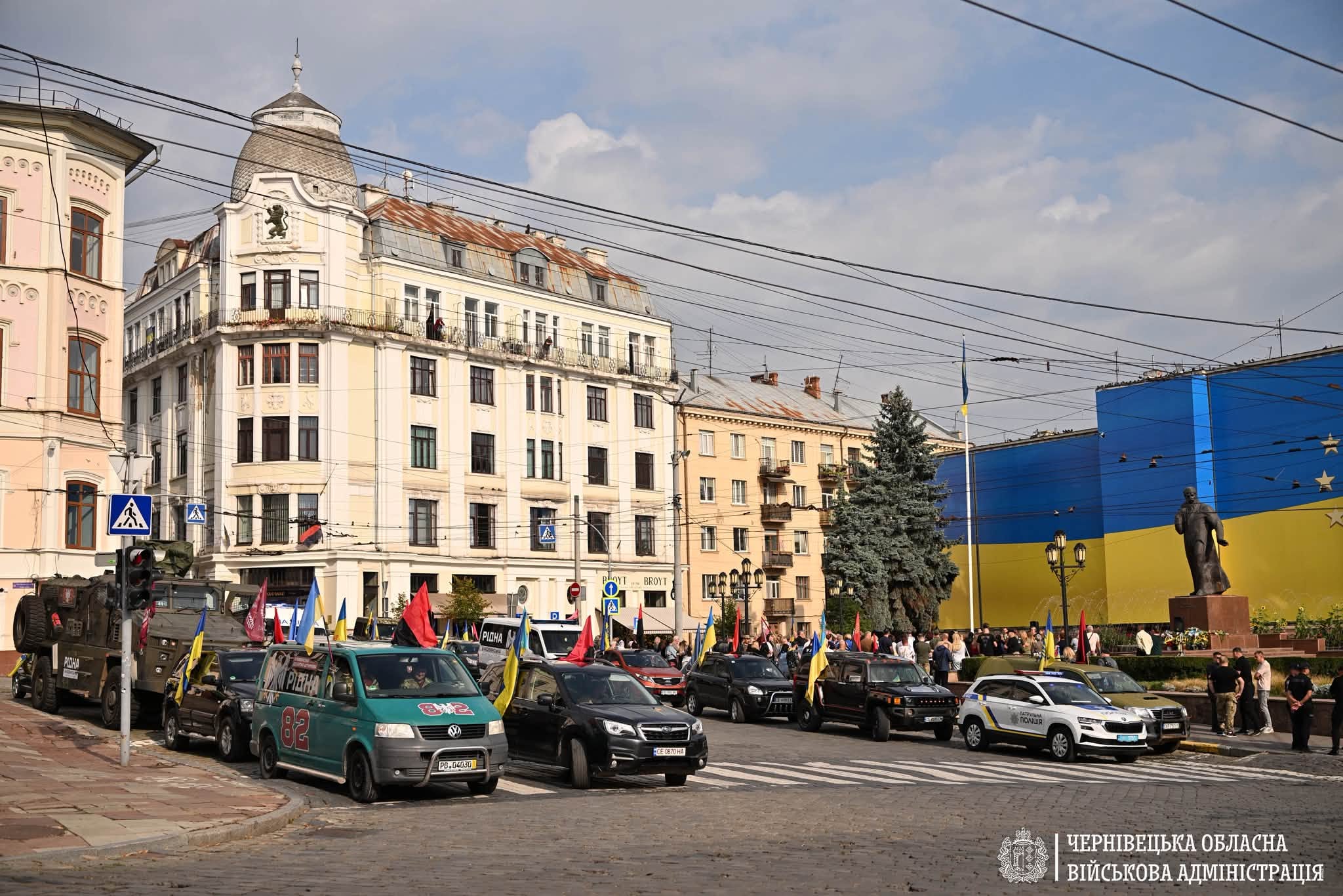 У Чернівцях провели «Автопробіг єдності та пам’яті» на підтримку родин зниклих безвісти та полонених (фото)