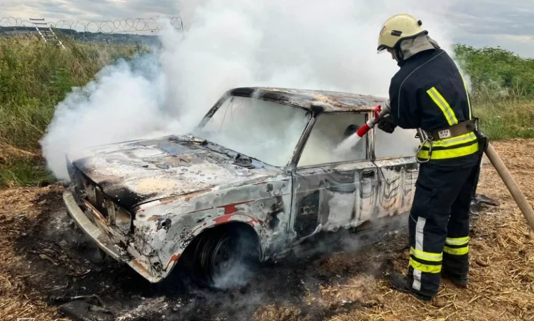 На Буковині за добу загорілися два автомобілі