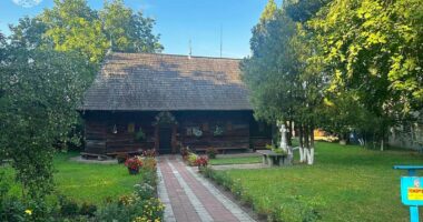 У Чернівцях через суд вимагають належно оформити статус Миколаївської церкви