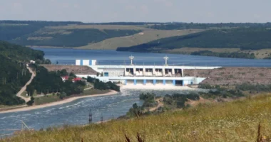 Приплив води до Дністровського водосховища впав до історичного мінімуму: виробництво електроенергії скоротилося на 43%