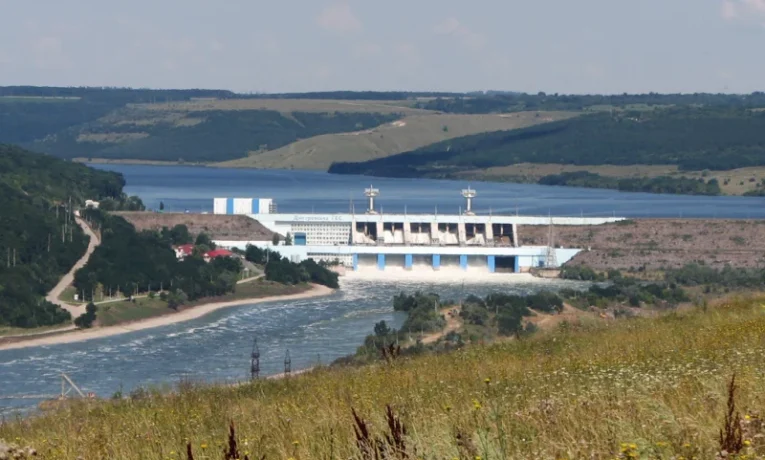 Приплив води до Дністровського водосховища впав до історичного мінімуму: виробництво електроенергії скоротилося на 43%