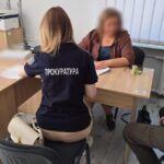 На Буковині посадовицю відділу освіти та підприємницю обвинувачують у розтраті 1,1 млн грн