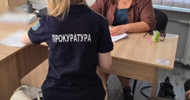 На Буковині посадовицю відділу освіти та підприємницю обвинувачують у розтраті 1,1 млн грн