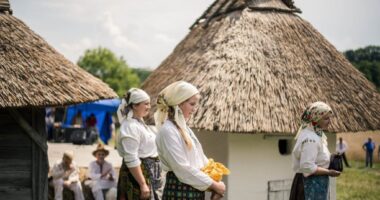 У Чернівцях відбудеться традиційне свято «Хліб наш насущний…»: зажинки, хліб із печі та народні виступи