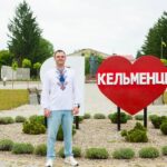 На Буковині зустріли морпіха, який після кількох років російського полону повернувся в Україну