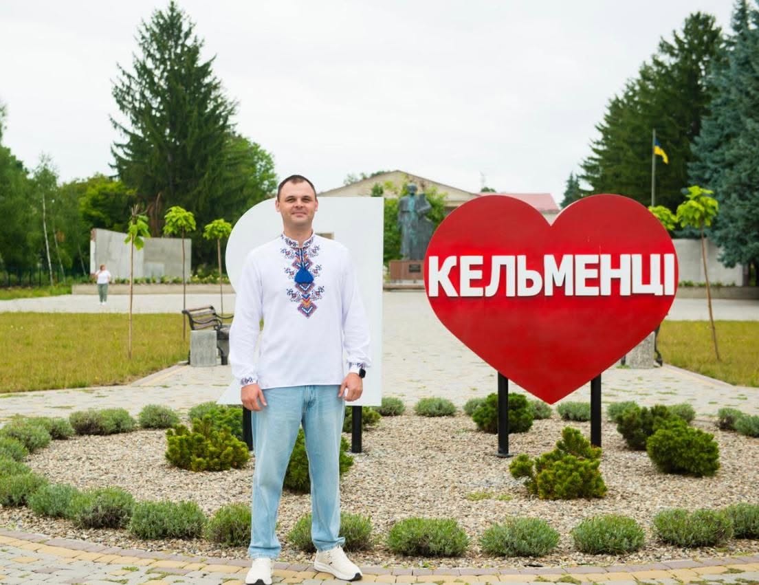 На Буковині зустріли морпіха, який після кількох років російського полону повернувся в Україну