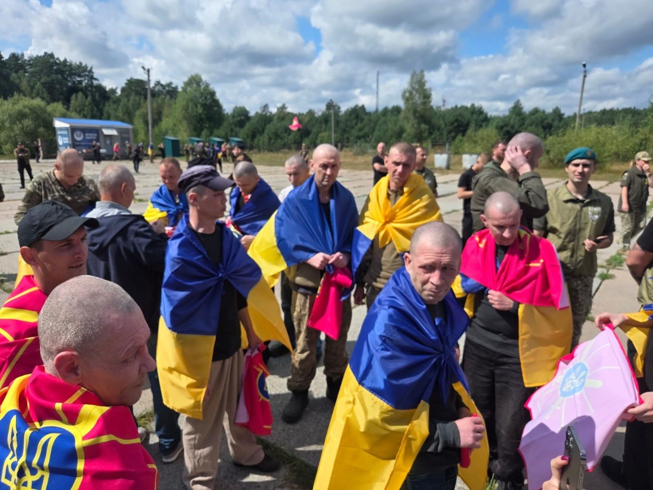 Троє воїнів із Буковини повернулися з російського полону