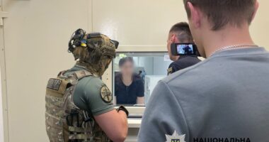 В Україні викрили псевдофінансову мережу Money 24/7: у підозрюваного вилучили понад 20 млн грн