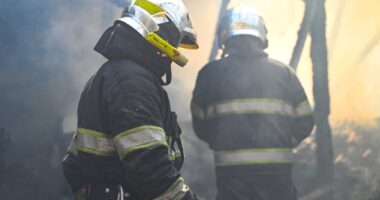 У селі Молодія пожежа знищила господарську будівлю та пошкодила два житлові будинки