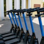 У Чернівцях хочуть прибрати прокатні електросамокати: що відомо про рішення міськради