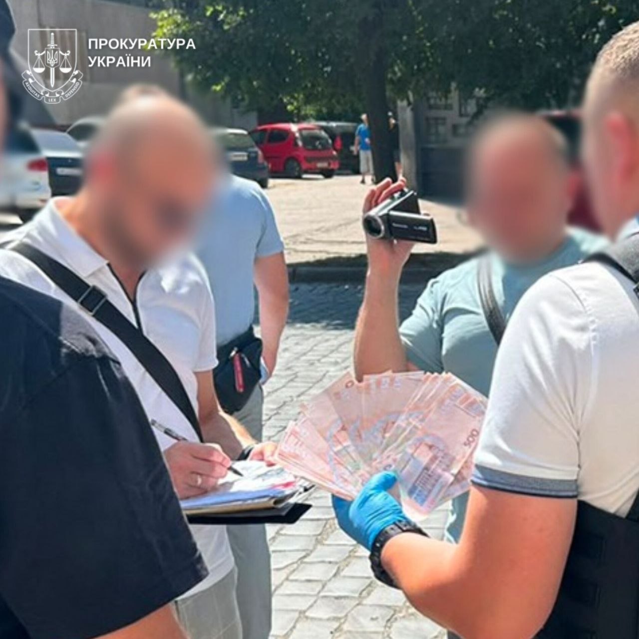 У Чернівцях інструктору автошколи повідомили про підозру через хабар за посвідчення водія