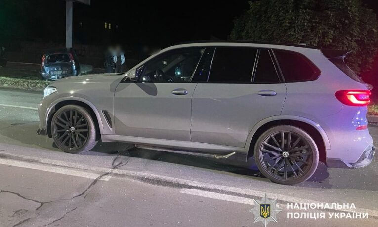У Чернівцях п’яний водій BMW спричинив ДТП: травмувалася пасажирка