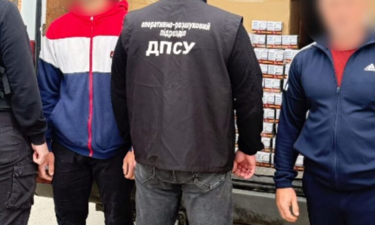 На Буковині вилучили 22,5 тисячі пачок нелегальних сигарет на понад 1,1 млн грн