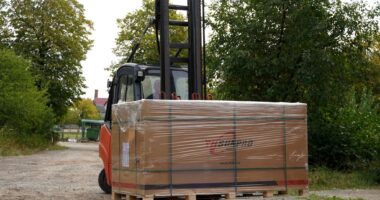 Хотинська громада отримала чотири сонячні електростанції від німецьких партнерів