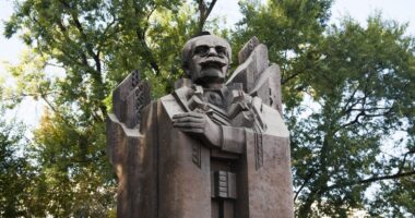 У Чернівцях 14 освітян отримають премію імені Юрія Федьковича: кожному виплатять майже 10 тисяч гривень