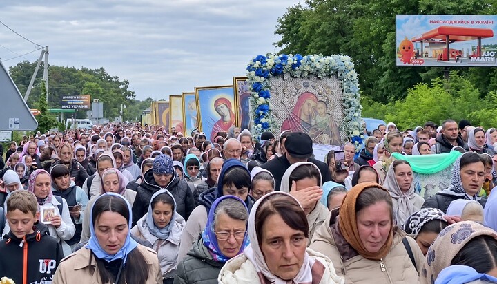 На Буковині оштрафували організаторів хресної ходи УПЦ МП до монастиря в Боянах