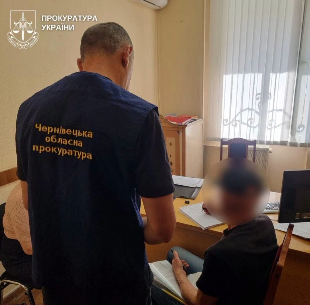 На Буковині двох екслісничих судитимуть за незаконну вирубку лісу: збитки перевищили 7,6 млн грн