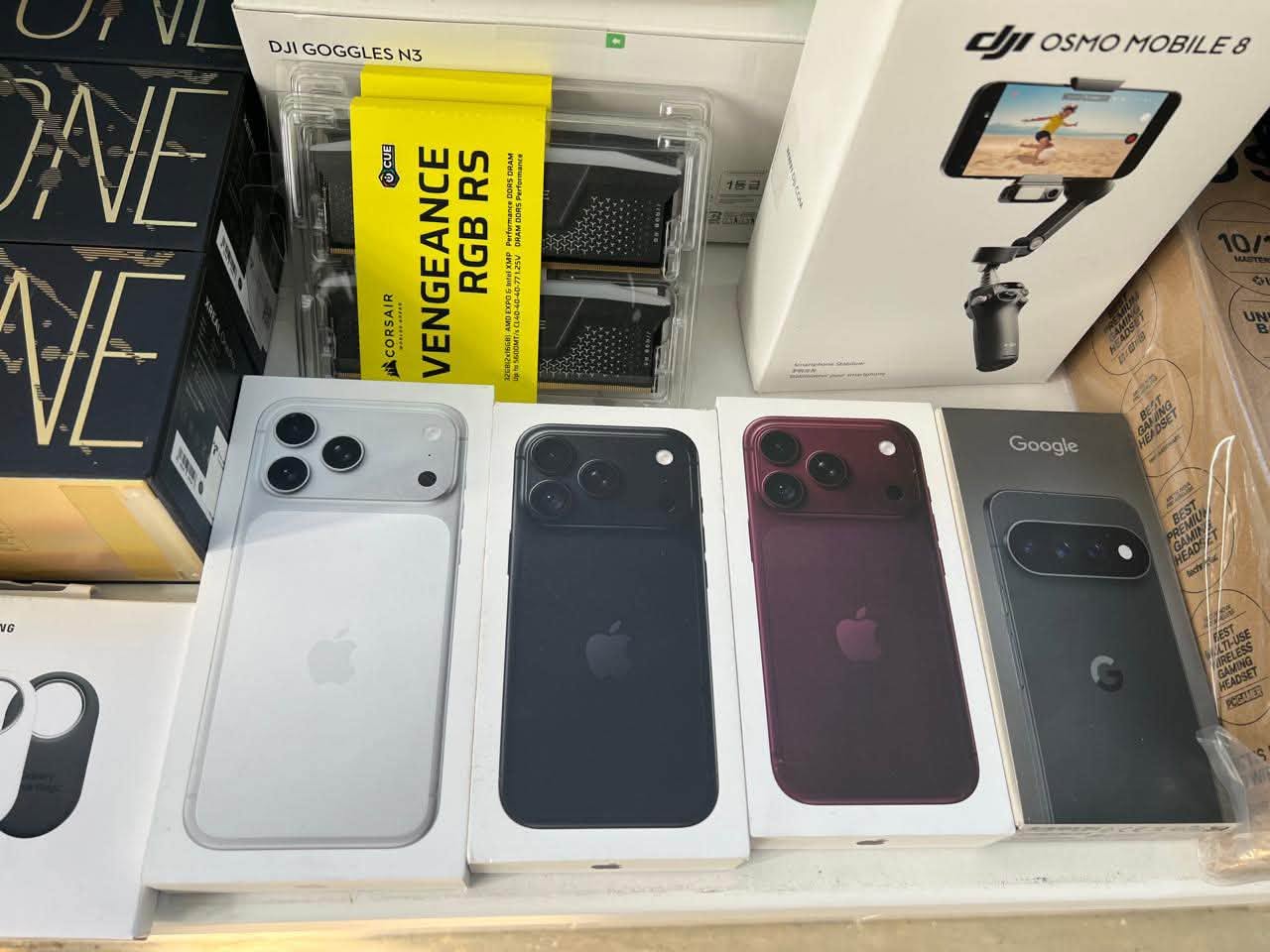 На Буковині митники виявили контрабанду iPhone, DJI та Nintendo на понад 1,6 млн грн