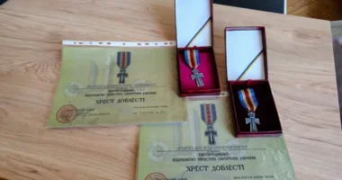 Двох захисників із Глибоцької громади посмертно нагородили «Хрестом доблесті»