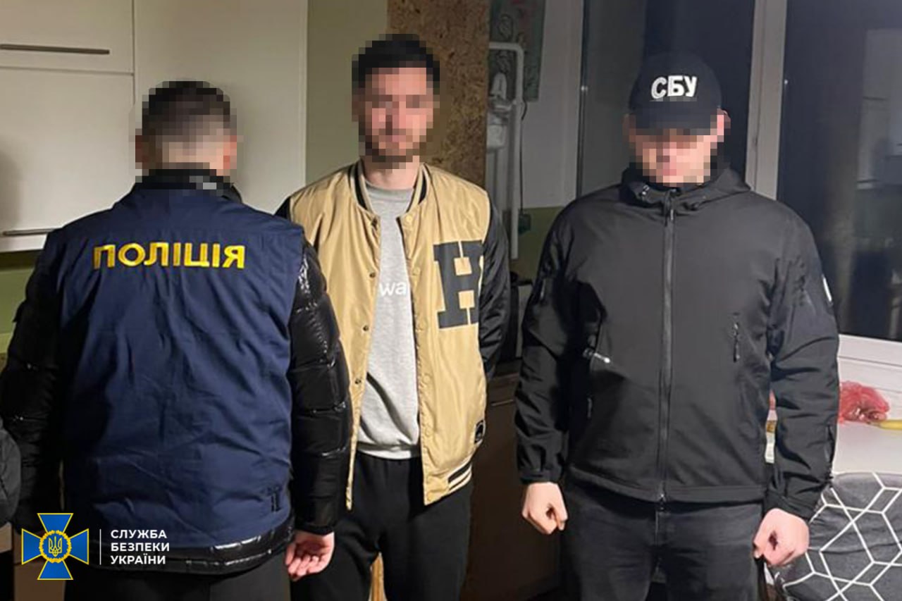 СБУ викрила пастора, який за 7500 євро переправляв чоловіків через кордон на Буковині