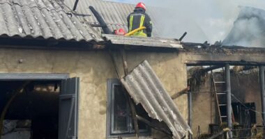 На Буковині за добу горіли господарська будівля, сміттєвий контейнер та екскаватор