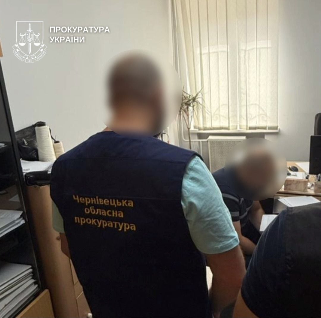 Експосадовця податкової на Буковині судитимуть: бюджет недоотримав майже 2,5 млн грн