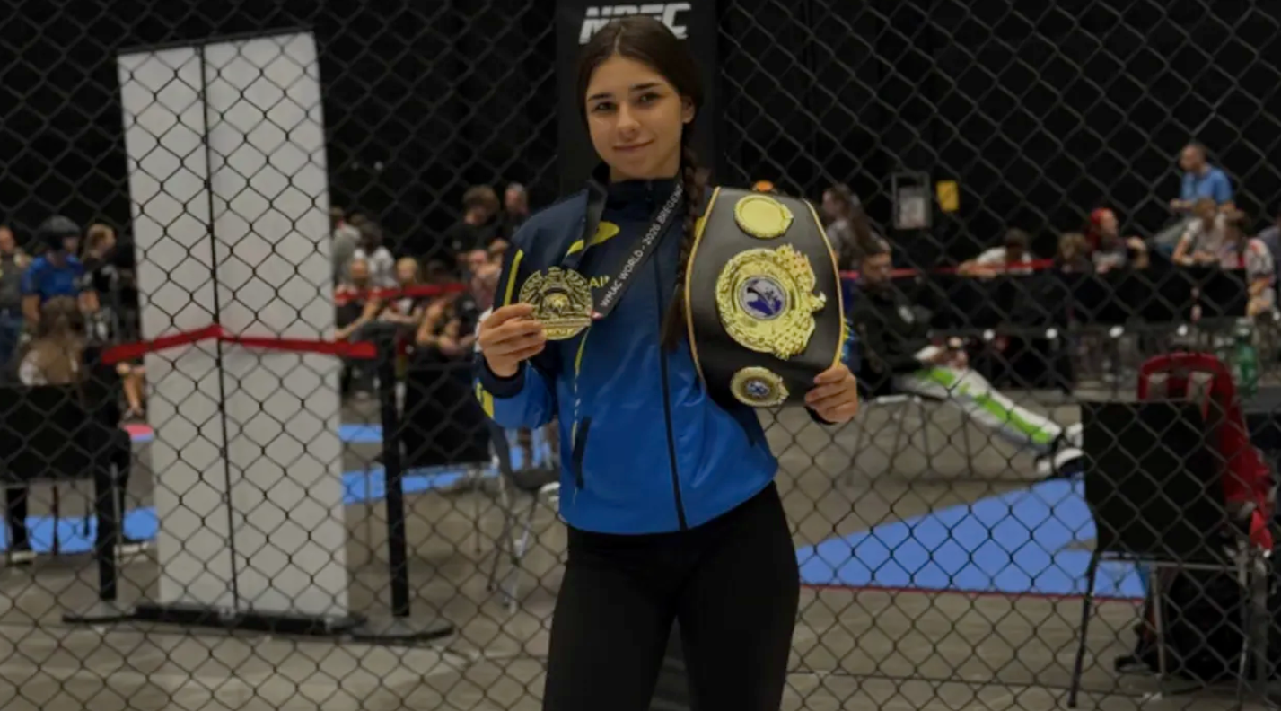 Студентка ЧНУ Дар’я Гордієнко здобула дві золоті медалі на чемпіонаті світу з козацького двобою
