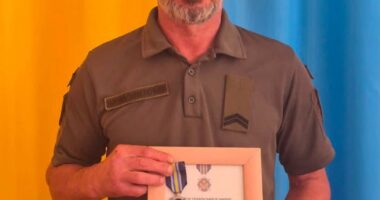 Захисник зі Сторожинецької громади отримав відзнаку від Головнокомандувача ЗСУ