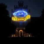 «Код Чернівців» на фасаді ЧНУ: світлова інсталяція за понад $50 тисяч (фото)
