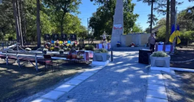На Буковині відкрили Алею Слави на честь загиблих захисників України