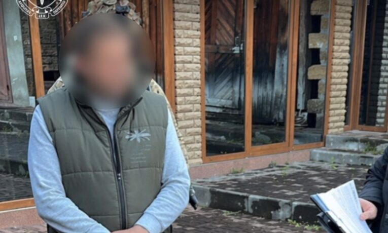 На Буковині двох підприємців обвинувачують у контрабанді деревини до Молдови