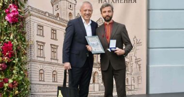 Директор Чернівецького драмтеатру отримав муніципальну відзнаку імені Антона Кохановського