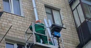 У Чернівцях відновили майже 289 метрів водостічних труб у житлових будинках